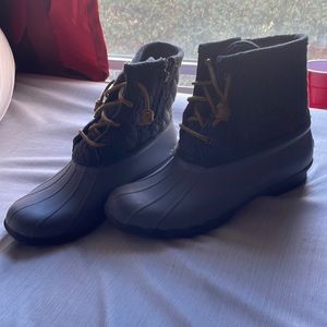 Womens Sperry boots in grey Size 7.5